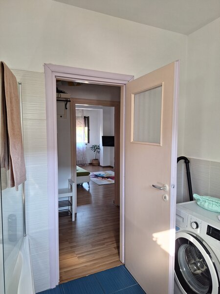 Crangasi, apartament 2 camere, 46 mp, etaj 2/4, centrala,